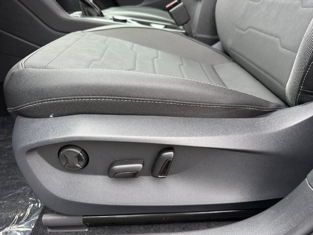 New 2027 Volkswagen Taos SE AWD/4WD image 10