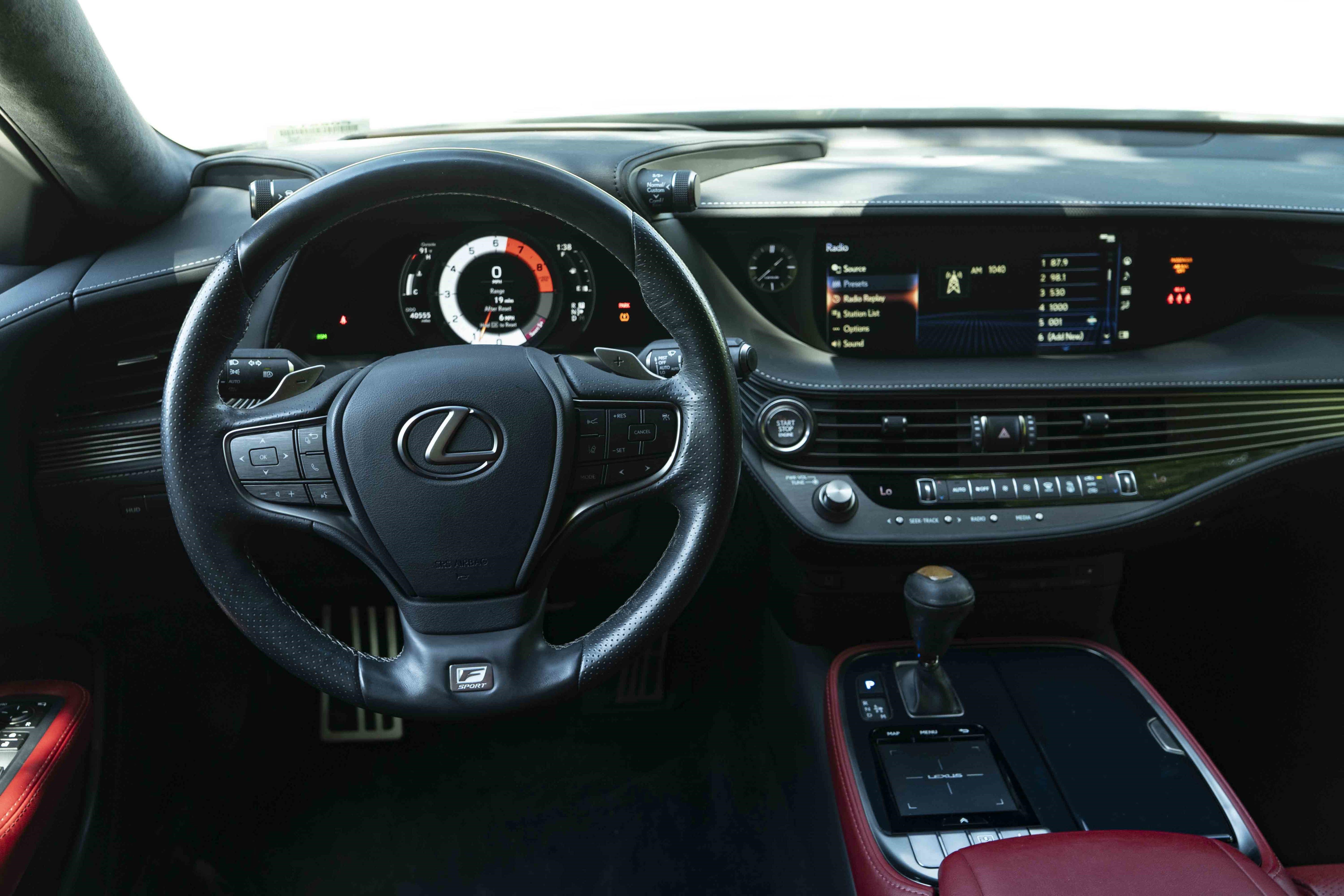 Used 2019 Lexus LS 500 F Sport w/ Accessory Package (Z2) AWD/4WD image 19