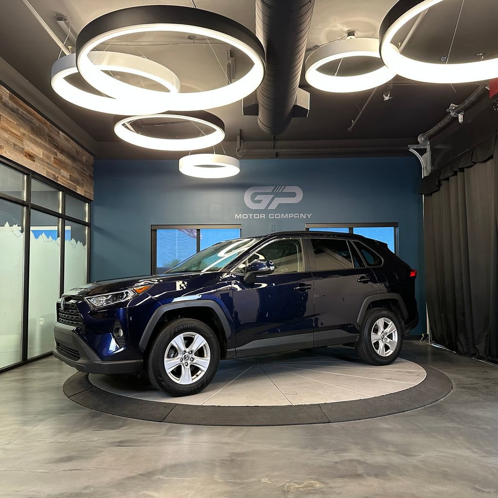 Used 2020 Toyota RAV4 XLE w/ XLE Grade Weather Package AWD/4WD image 7