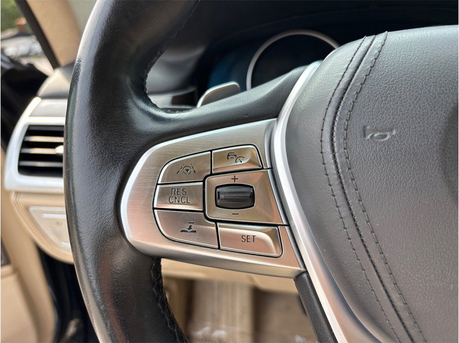 Used 2016 BMW 750i RWD image 27