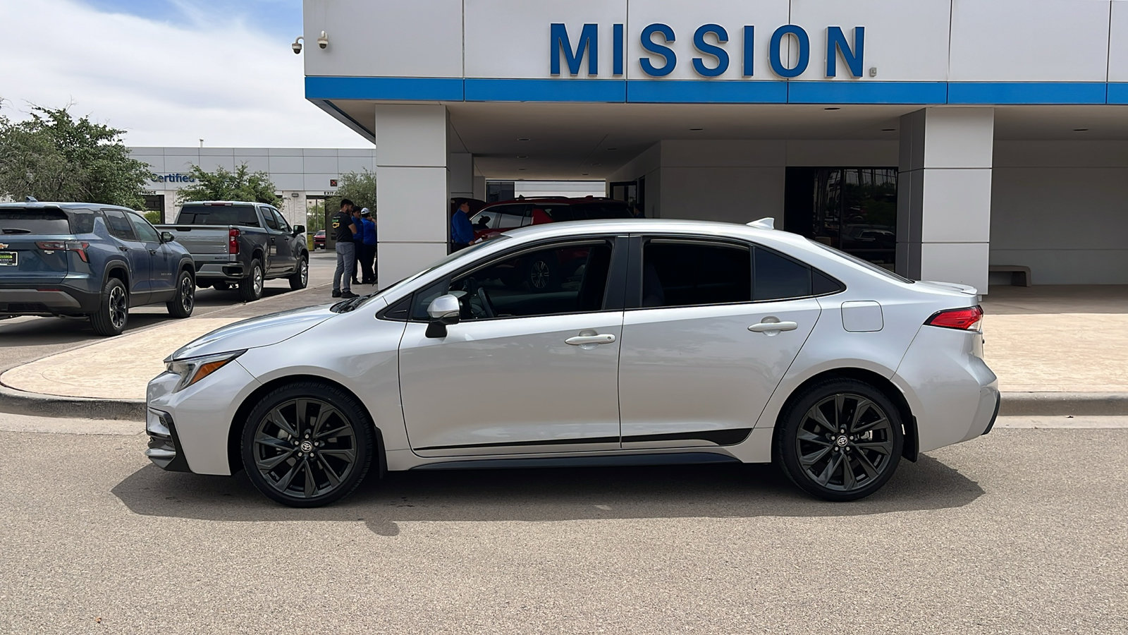 Used 2025 Toyota Corolla SE image 4