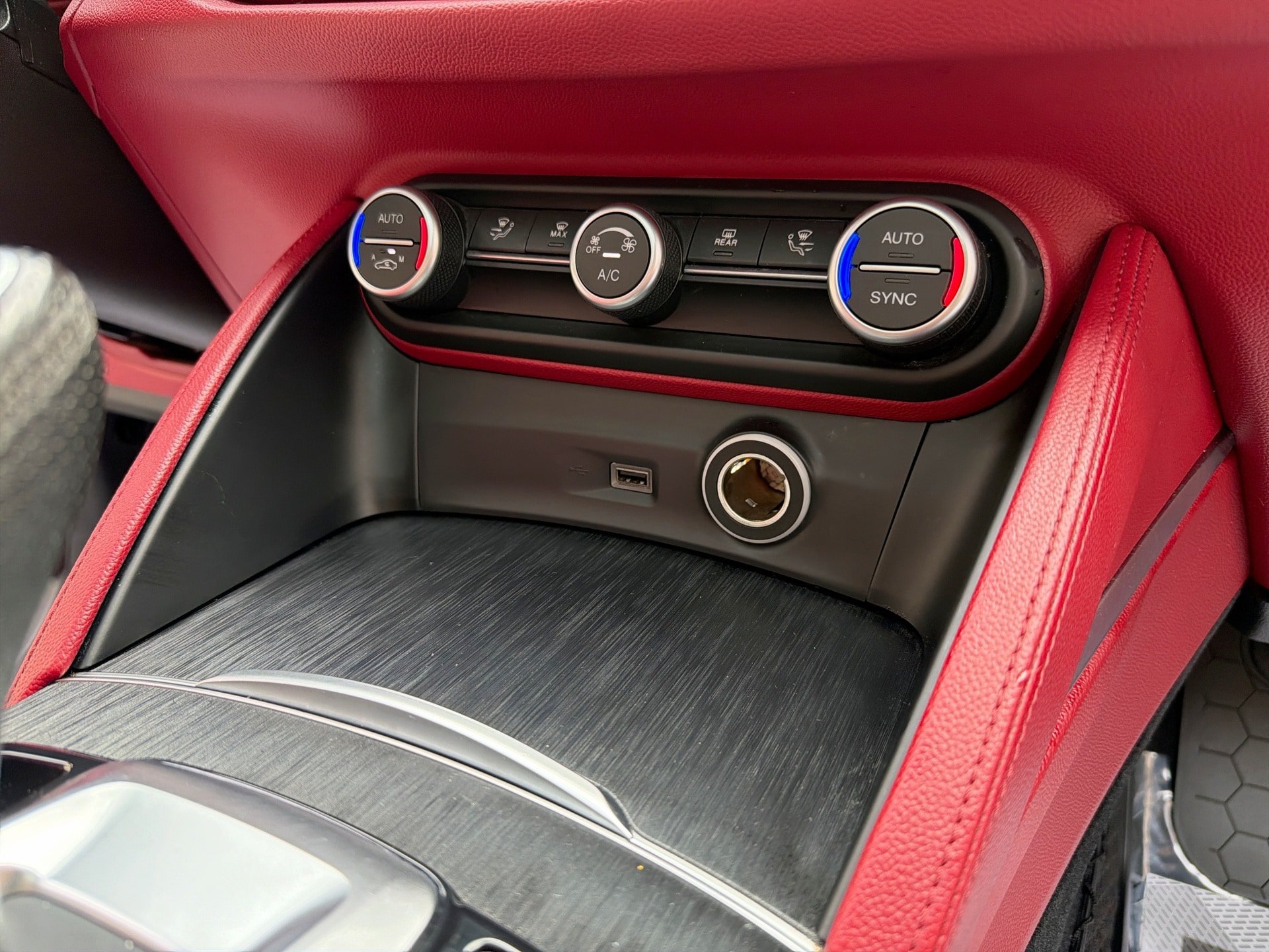 Used 2021 Alfa Romeo Stelvio Sprint w/ Sun & Sound Package RWD image 20