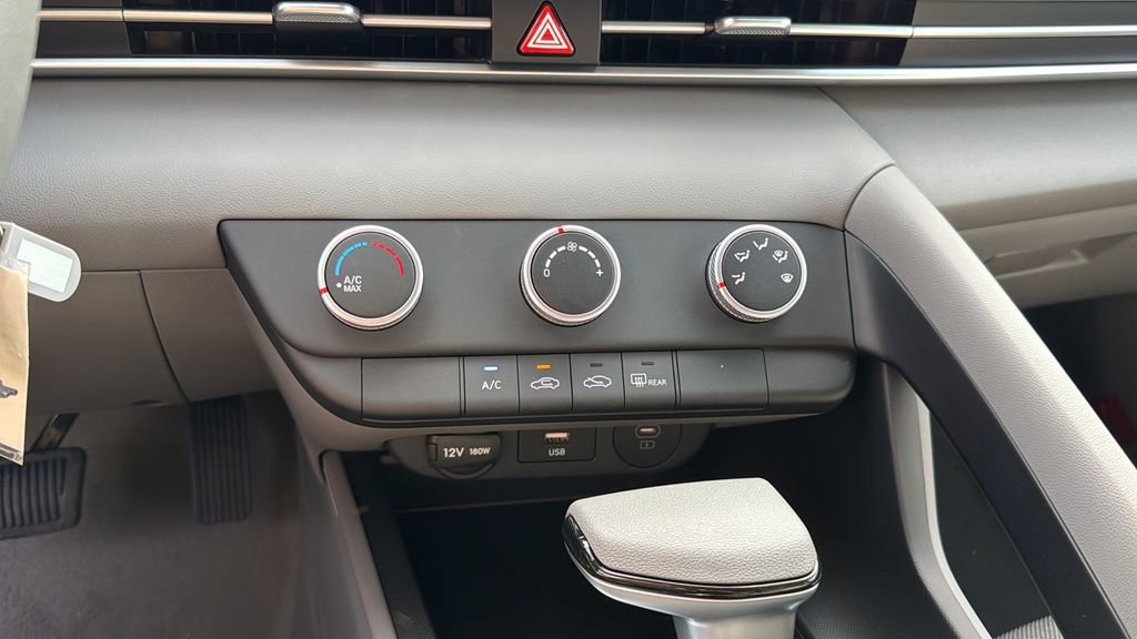 New 2026 Hyundai Elantra SE image 25