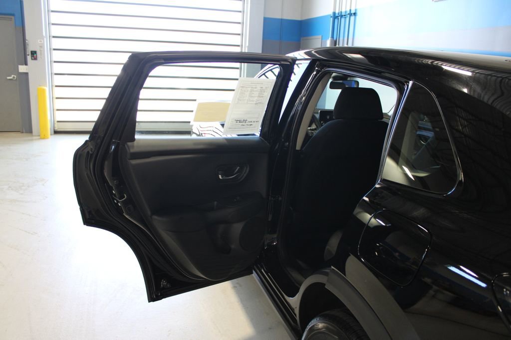 Certified 2023 Honda HR-V LX image 17