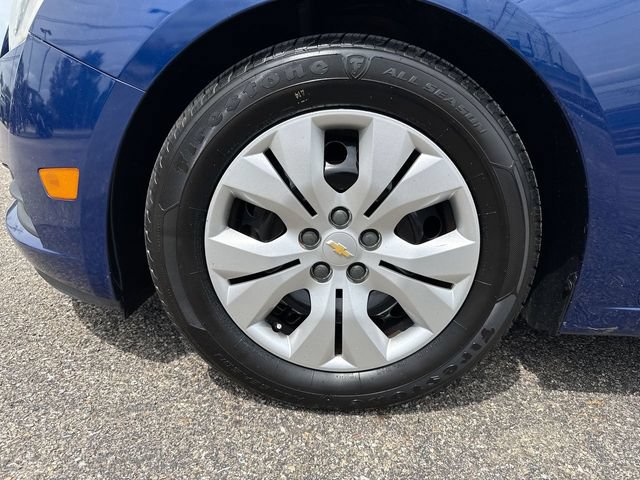 Used 2012 Chevrolet Cruze LS FWD image 10