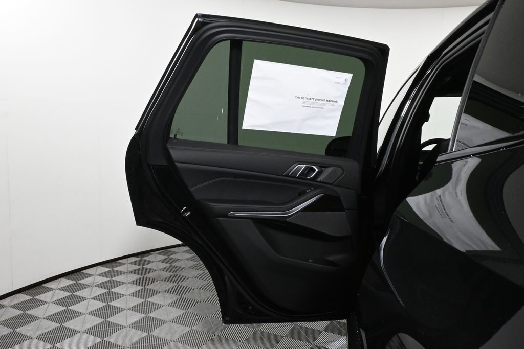 Used 2026 BMW X5 xDrive40i w/ M Sport Package image 33