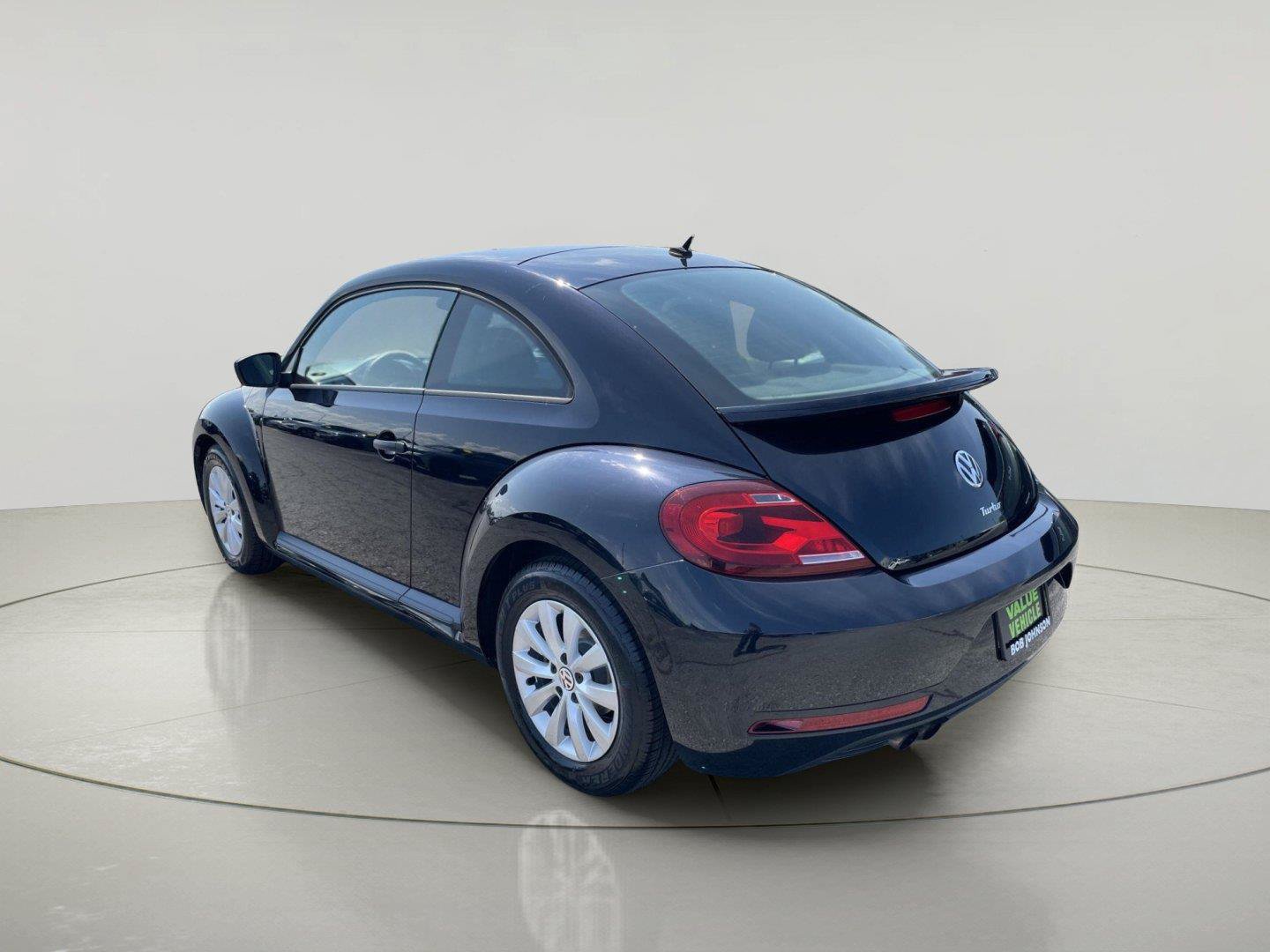 Used 2018 Volkswagen Beetle 2.0T FWD image 5