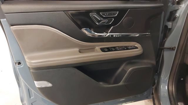 Used 2025 Lincoln Corsair AWD w/ Equipment Group 101A image 26