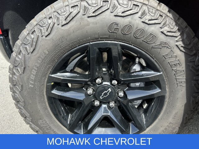 Used 2026 Chevrolet Silverado 1500 Custom Trail Boss AWD/4WD image 32