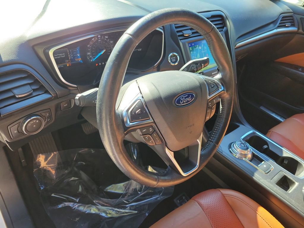 Used 2019 Ford Fusion Titanium image 22