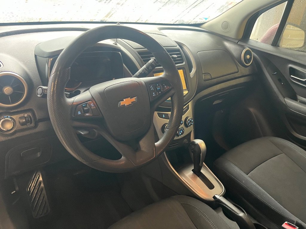 Used 2016 Chevrolet Trax LT w/ LPO, Protection Package FWD image 9