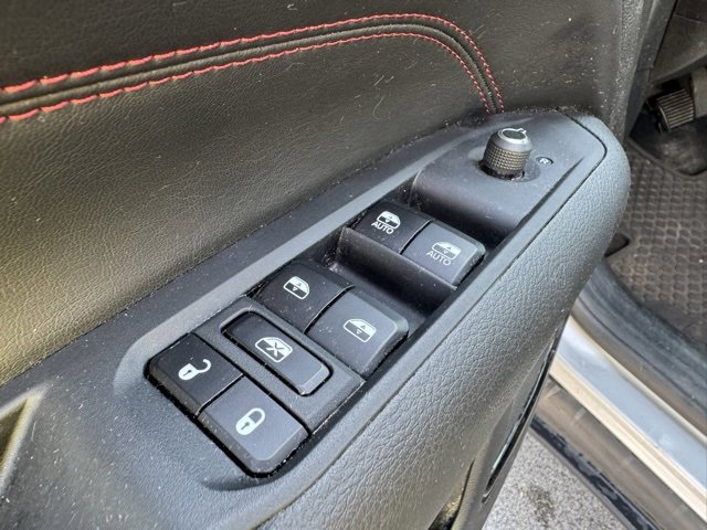 Used 2024 Jeep Compass Trailhawk image 11