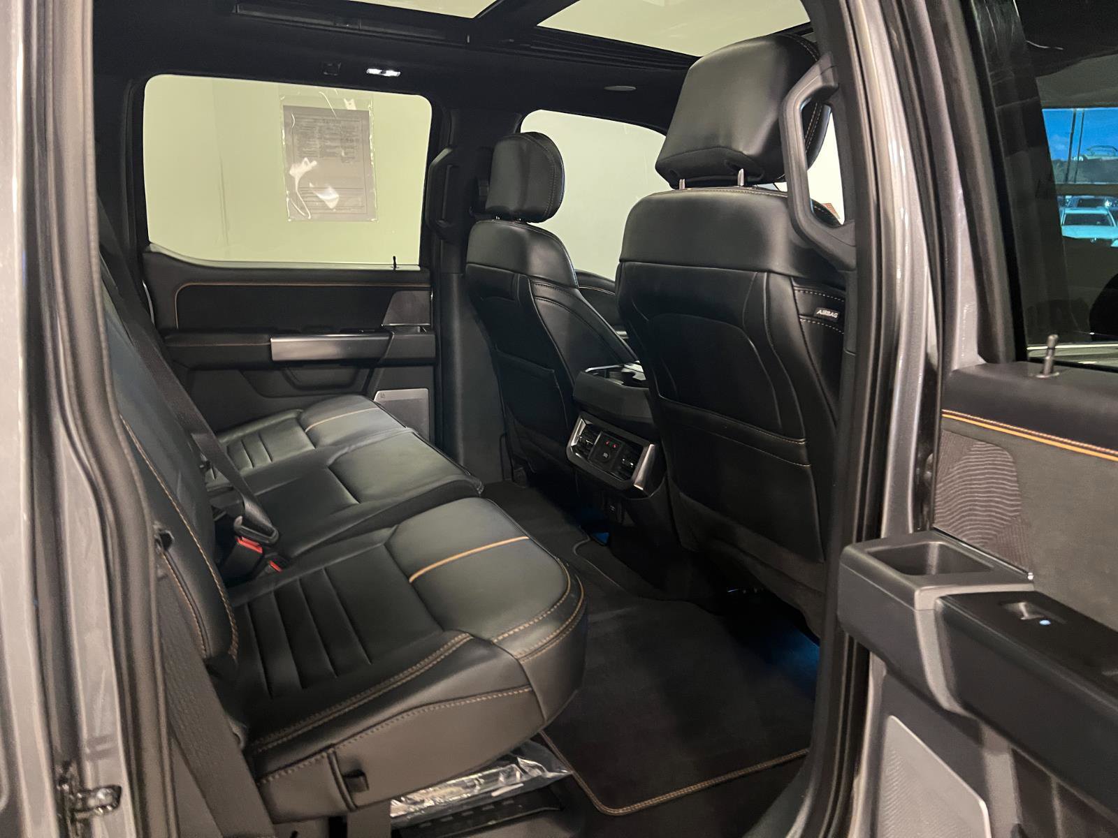 Used 2024 Ford F250 Platinum image 35