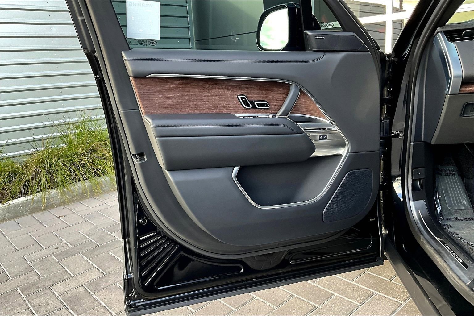 Certified 2025 Land Rover Range Rover Long Wheelbase SE image 22