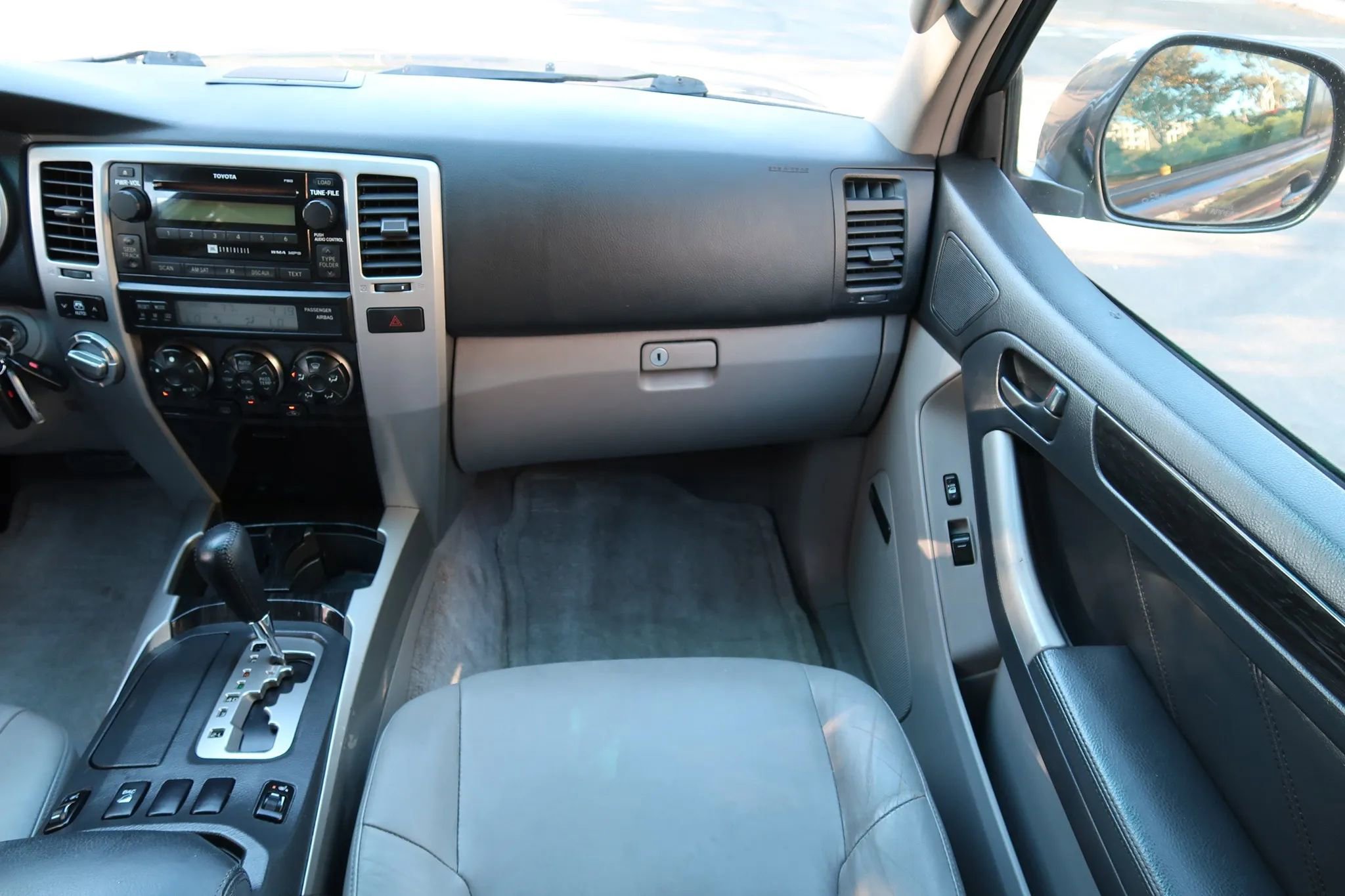 Used 2006 Toyota 4Runner Limited AWD/4WD image 24