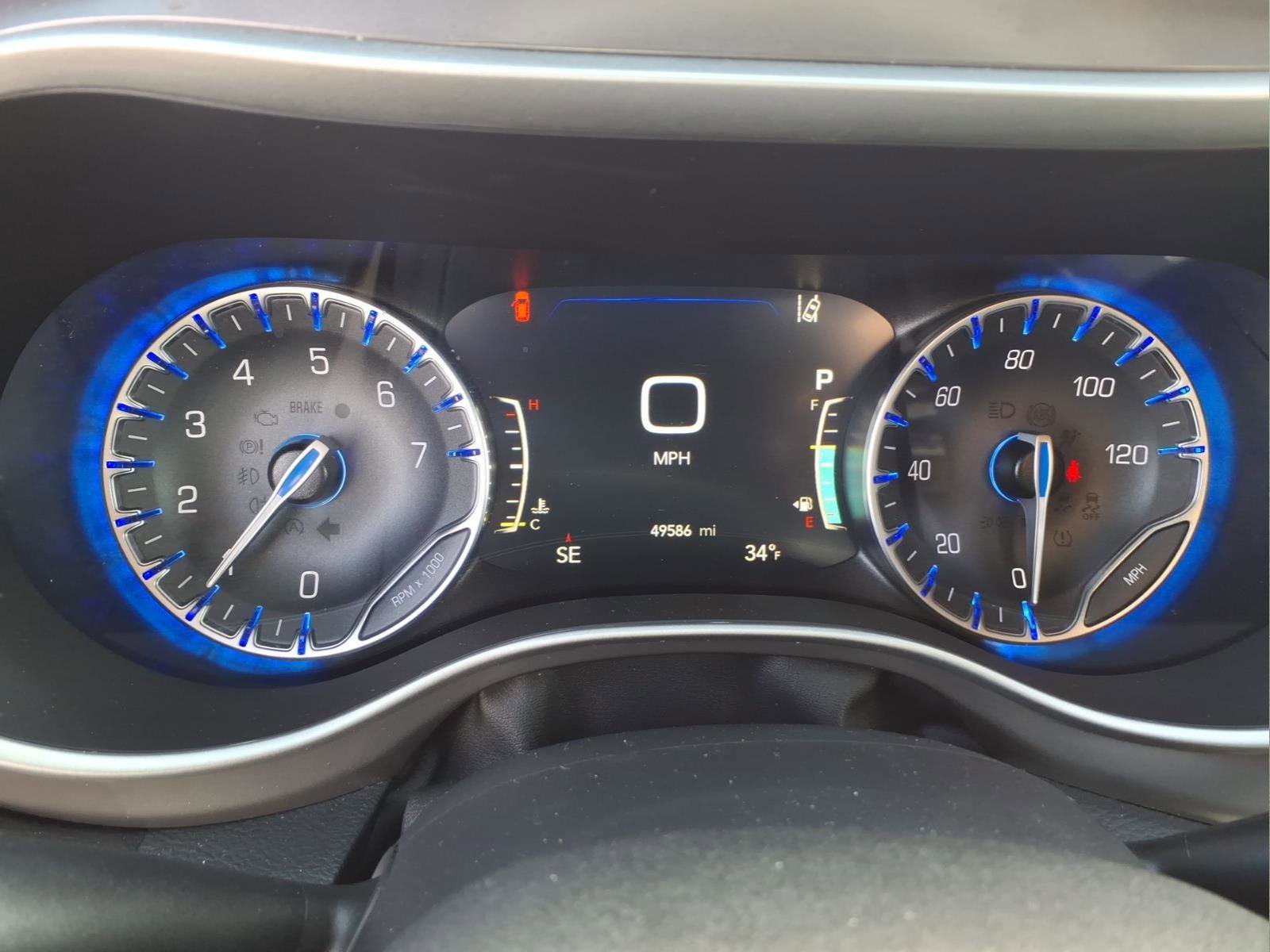 Used 2025 Chrysler Pacifica Select image 20