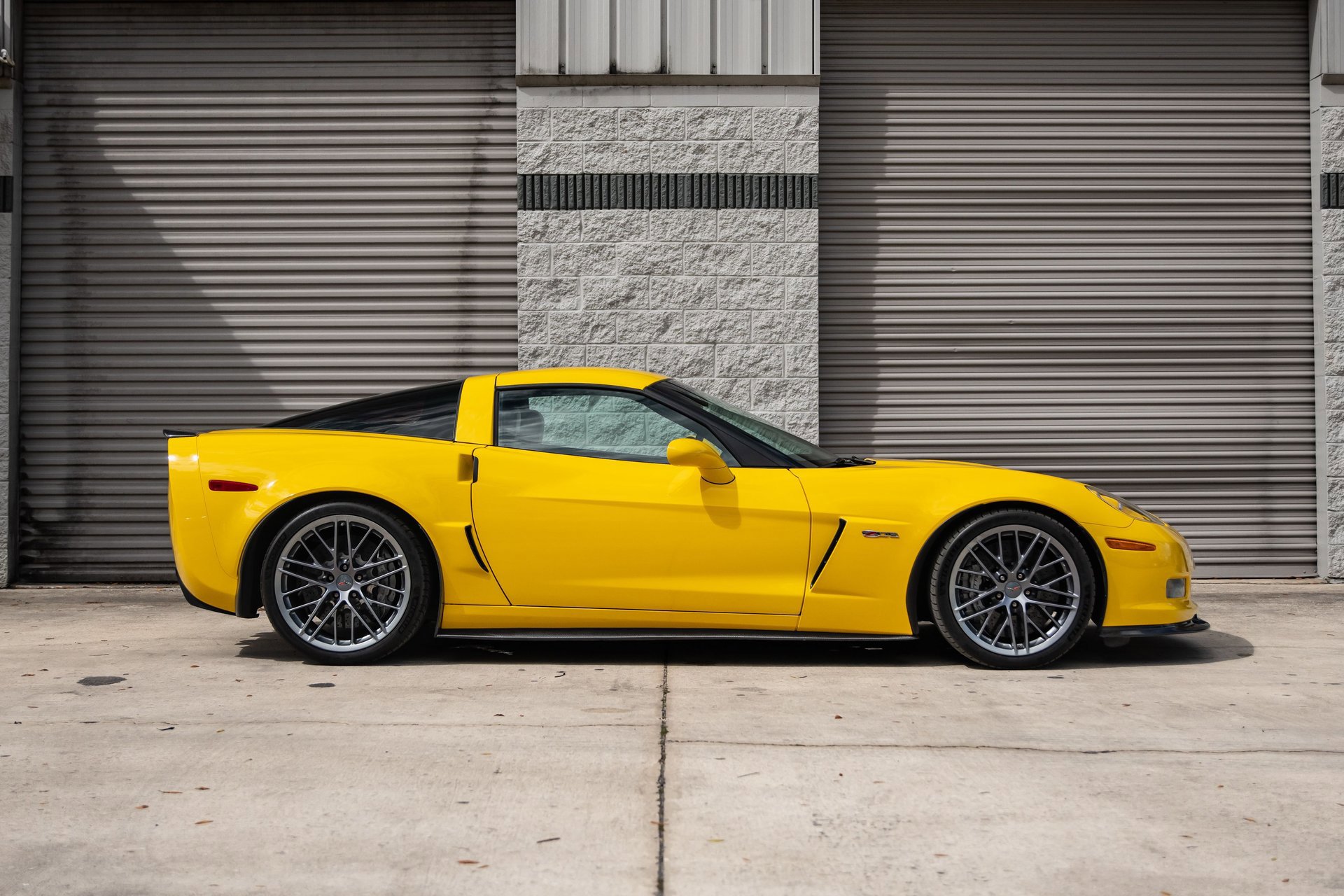 Used 2011 Chevrolet Corvette Z06 w/ Z07 Performance Package RWD image 9