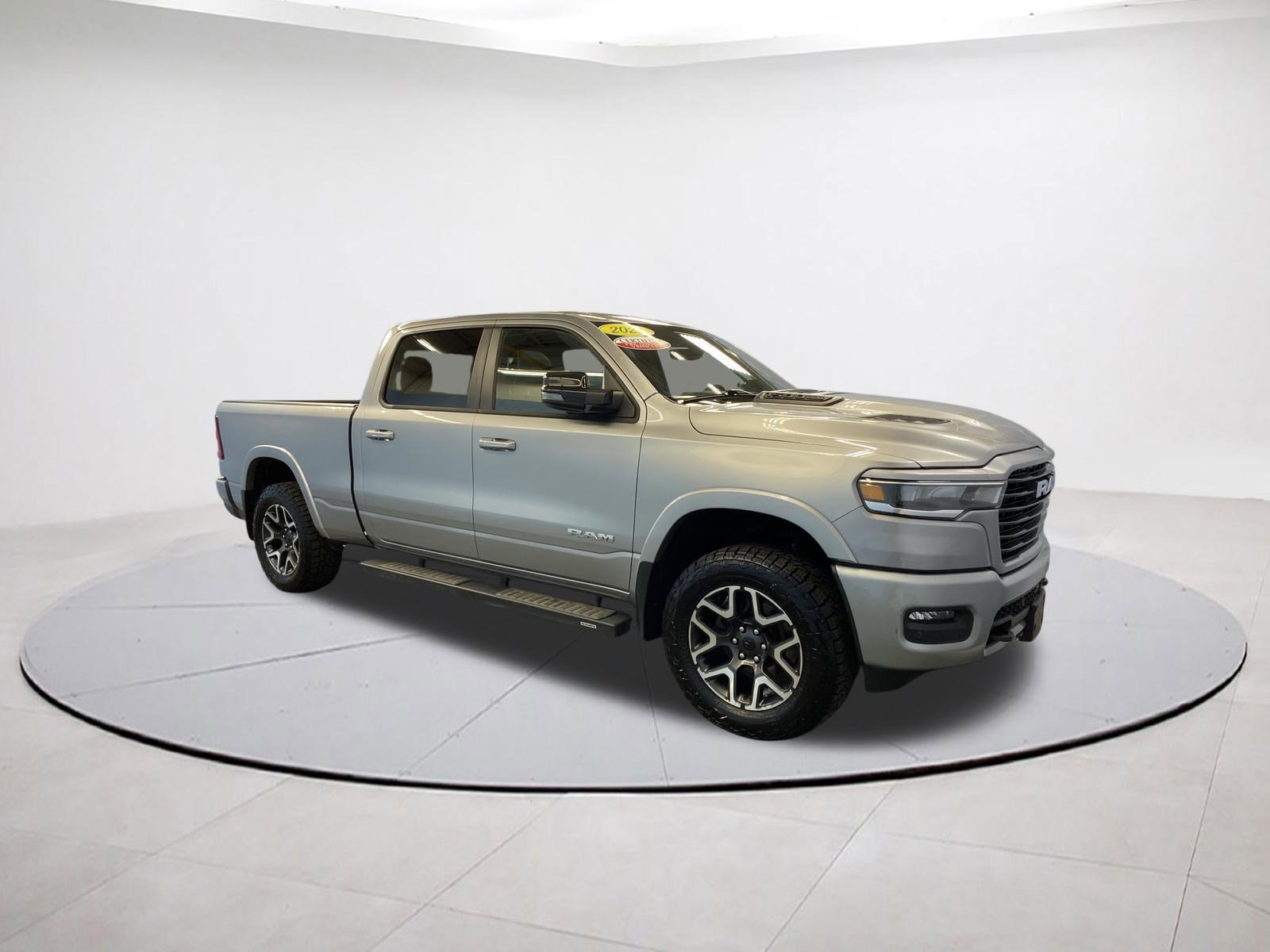 Used 2025 RAM 1500 Laramie w/ Sport Appearance Package image 7