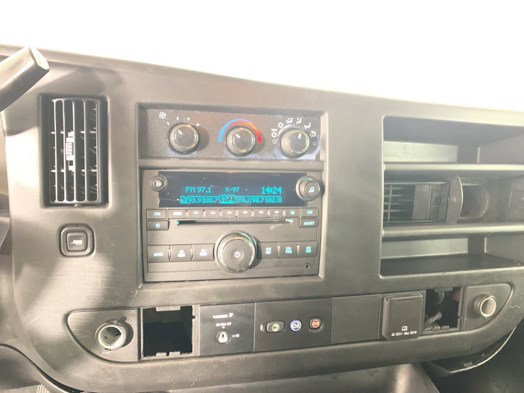 Used 2016 Chevrolet Express 3500 LS w/ Chrome Appearance Package image 25