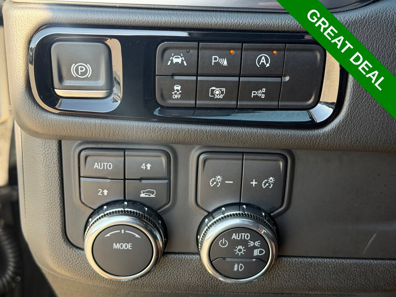 Used 2025 GMC Yukon Denali AWD/4WD image 19