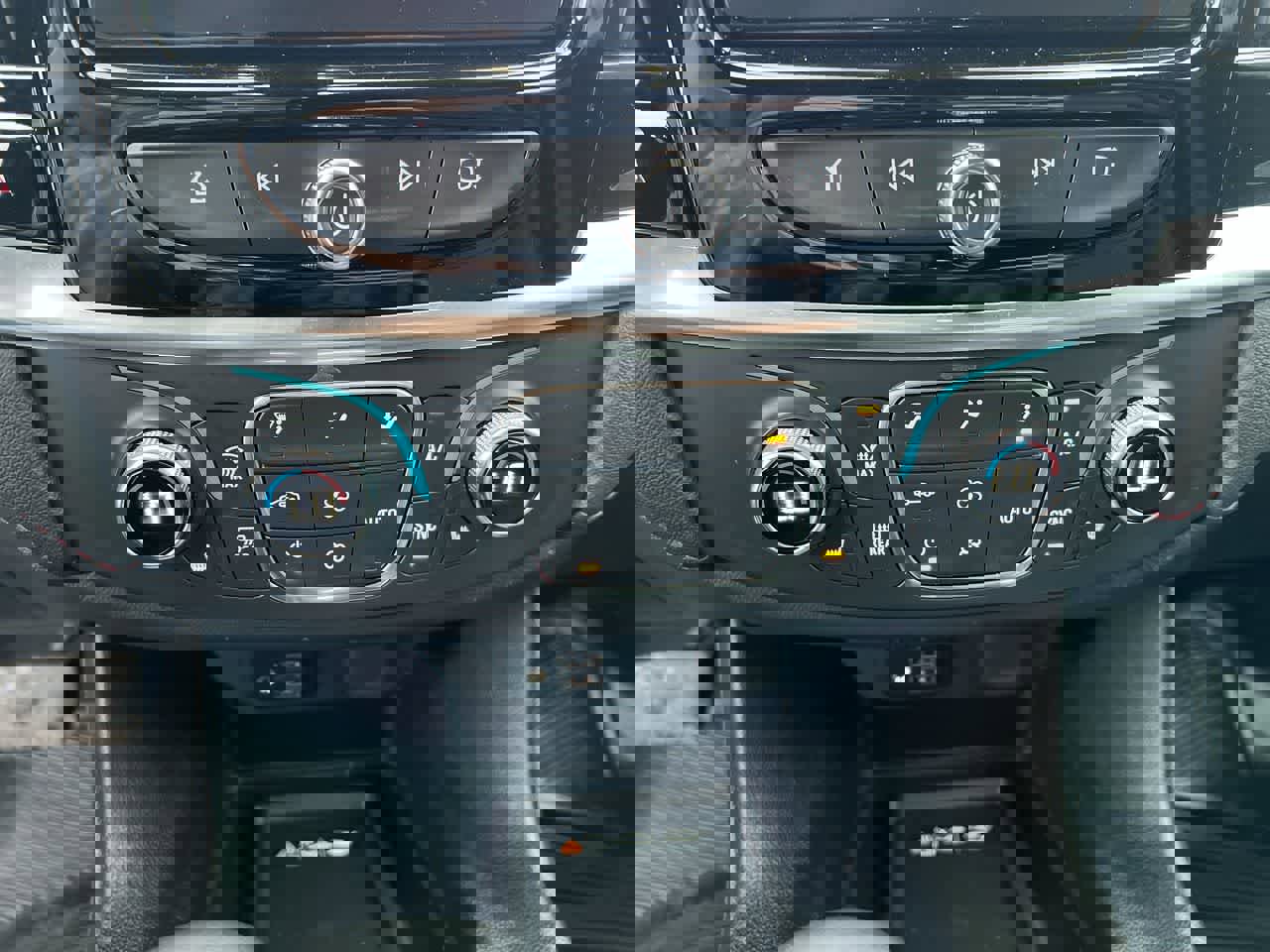 Used 2023 Chevrolet Traverse RS image 19