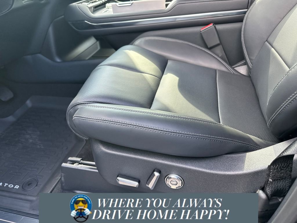 New 2025 Lincoln Navigator L Reserve w/ Jet Appearance Package image 6