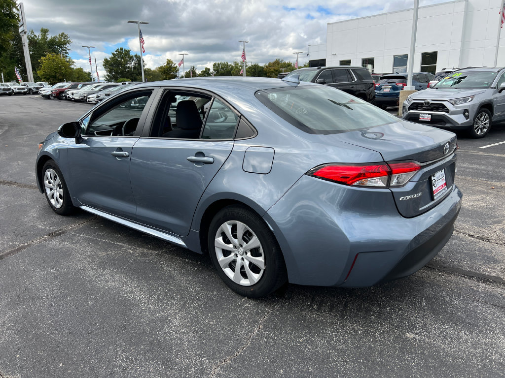 Used 2025 Toyota Corolla LE FWD image 10
