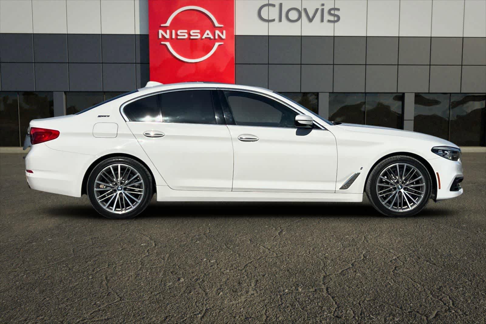 Used 2018 BMW 530e w/ Premium Package 2 RWD image 9