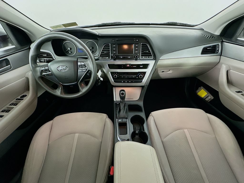 Used 2015 Hyundai Sonata SE w/ Option Group 09 FWD image 10