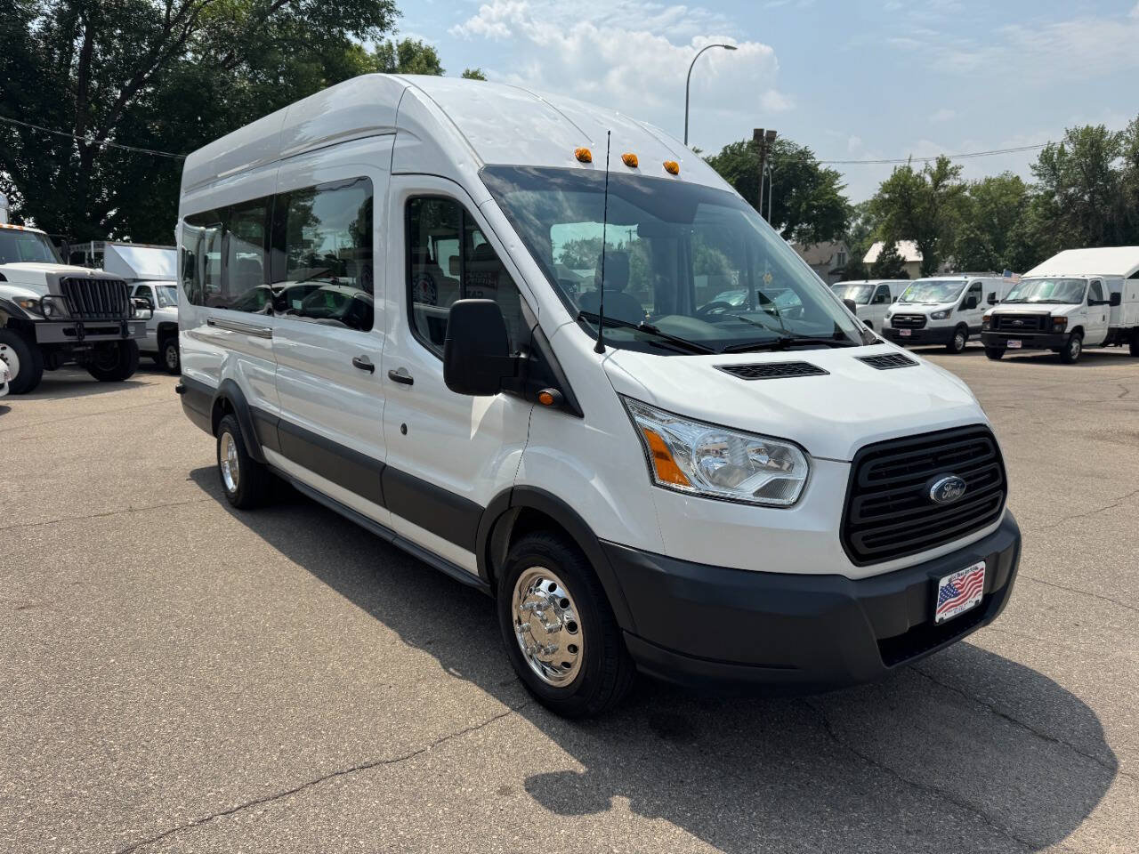 Used 2017 Ford Transit 350 XL RWD image 4