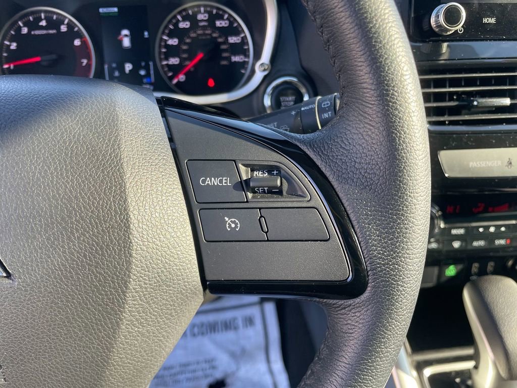 Used 2023 Mitsubishi Eclipse Cross SE image 17