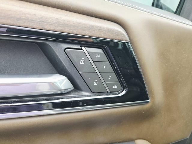 Used 2025 GMC Yukon Denali Ultimate AWD/4WD image 35