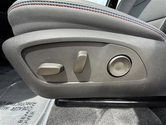 New 2025 Chevrolet Equinox EV RS image 15