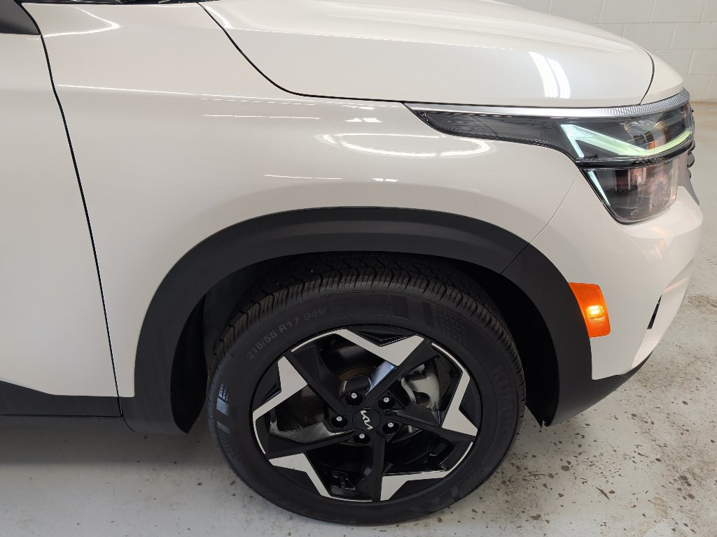 Used 2025 Kia Seltos S FWD image 3