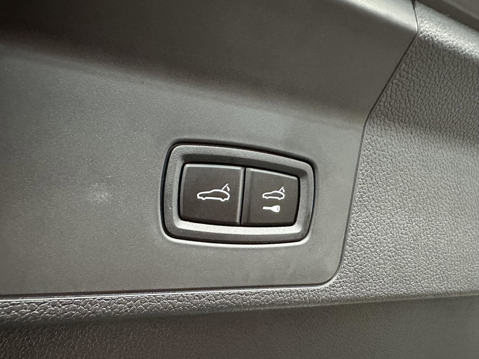 Used 2025 Porsche Panamera 4 image 37