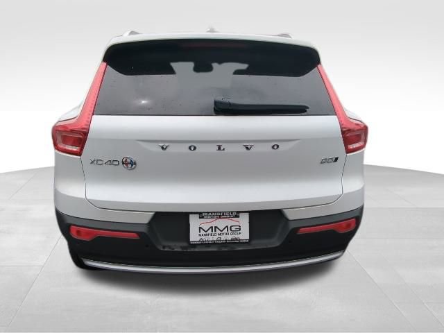 New 2025 Volvo XC40 B5 Plus w/ Protection Package Premier AWD/4WD image 6