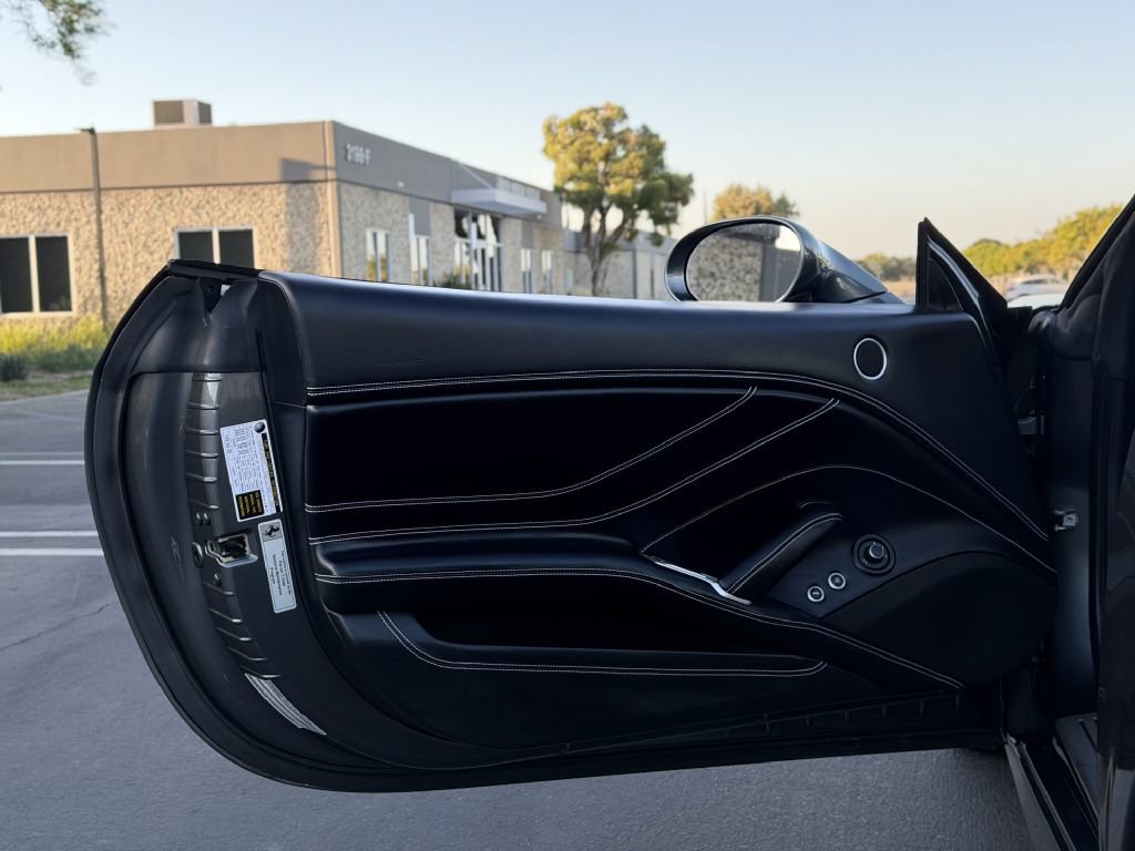 Used 2016 Ferrari California T RWD image 18