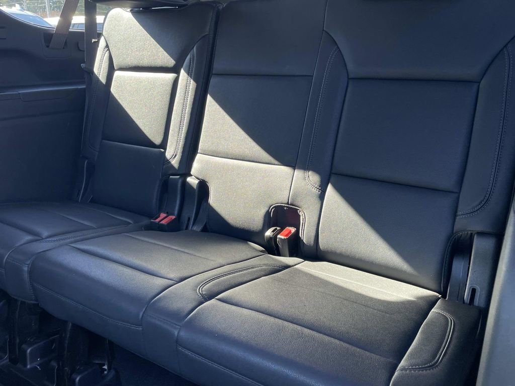 Used 2022 Chevrolet Suburban Z71 image 14