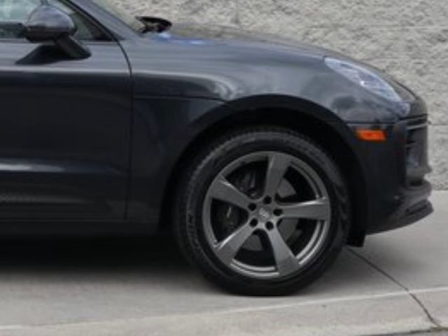 Certified 2024 Porsche Macan AWD/4WD image 13