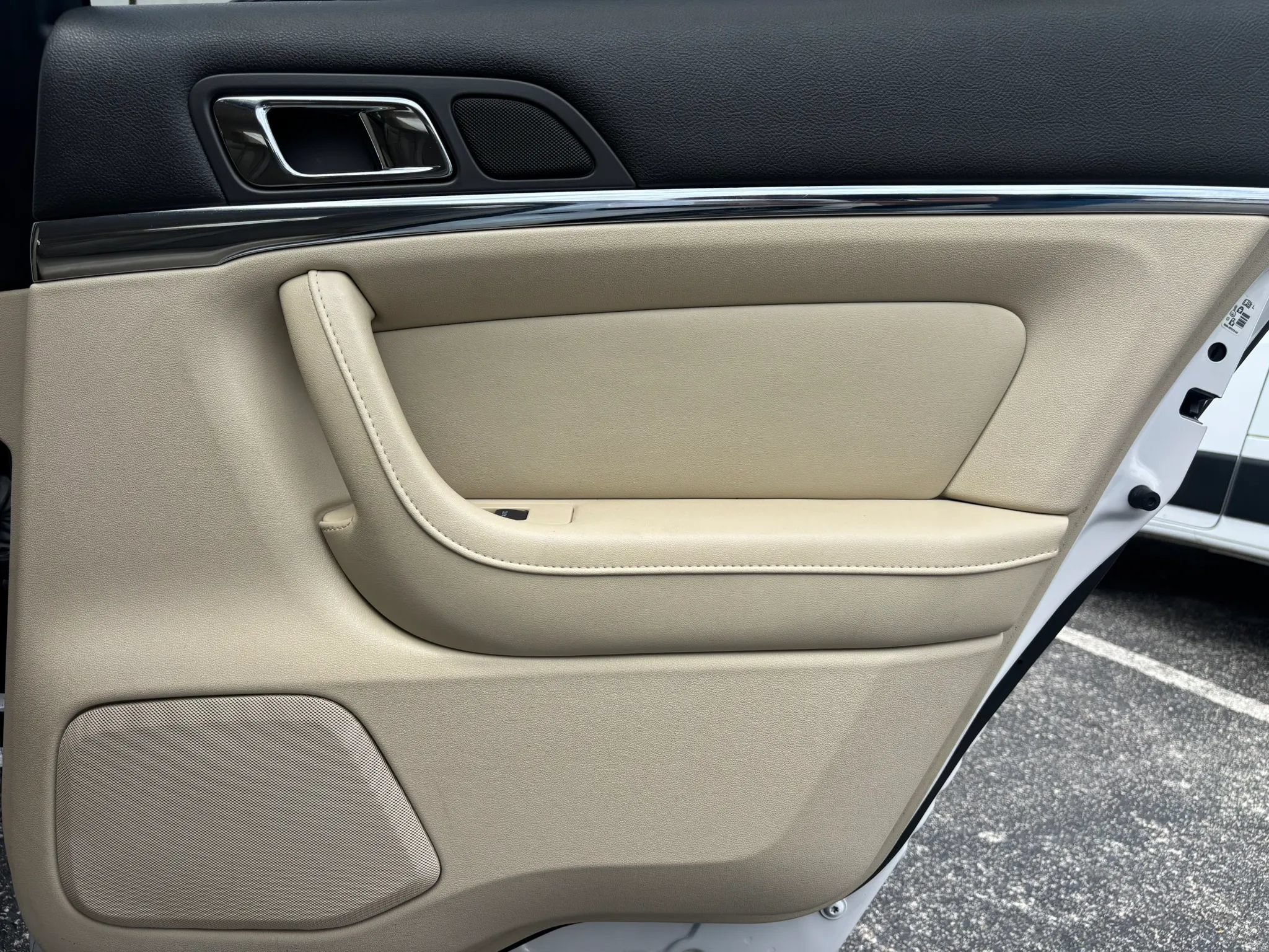 Used 2011 Lincoln MKS FWD image 58
