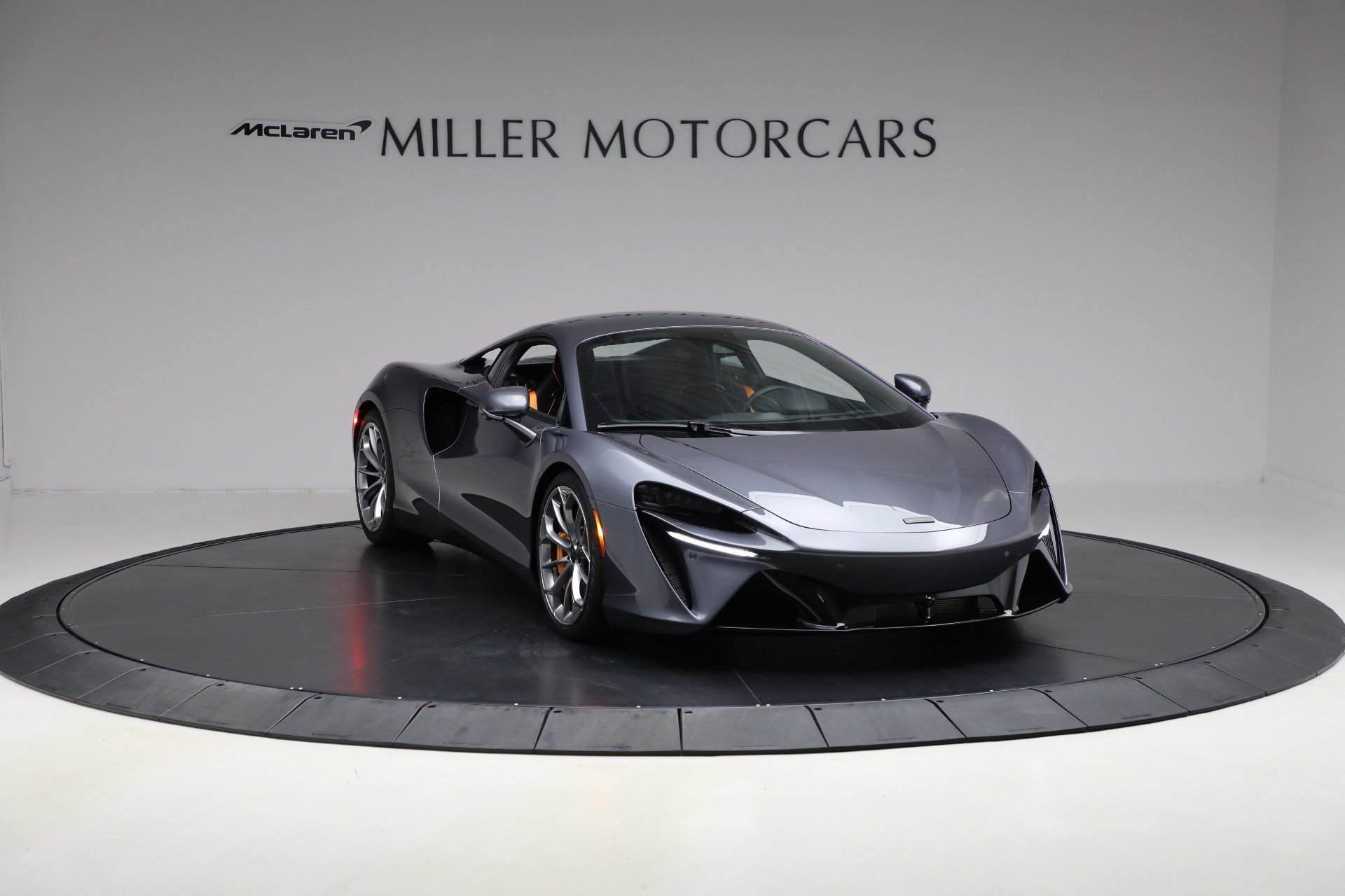 New 2025 McLaren Artura RWD image 11