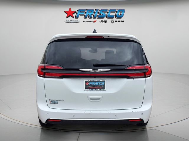 Used 2025 Chrysler Pacifica Select FWD image 6