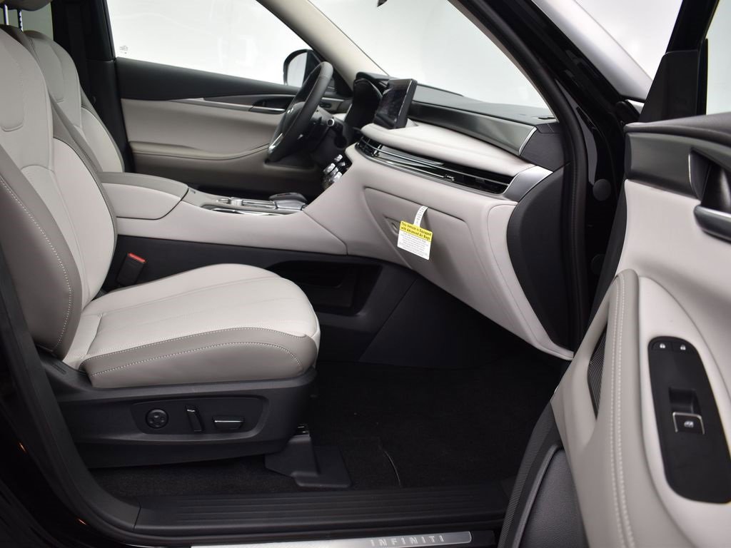 Certified 2026 INFINITI QX60 Pure w/ Cargo Package image 22