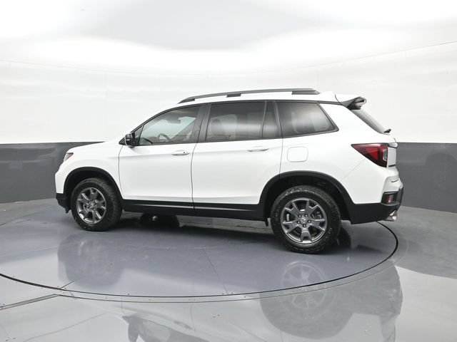 Certified 2024 Honda Passport TrailSport image 5