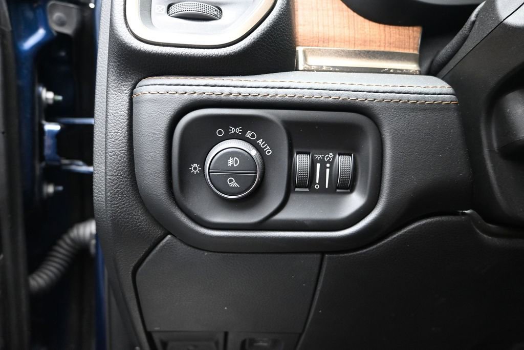 Used 2022 RAM 3500 Limited AWD/4WD image 12