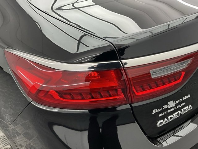 Used 2019 Kia Cadenza Premium image 23