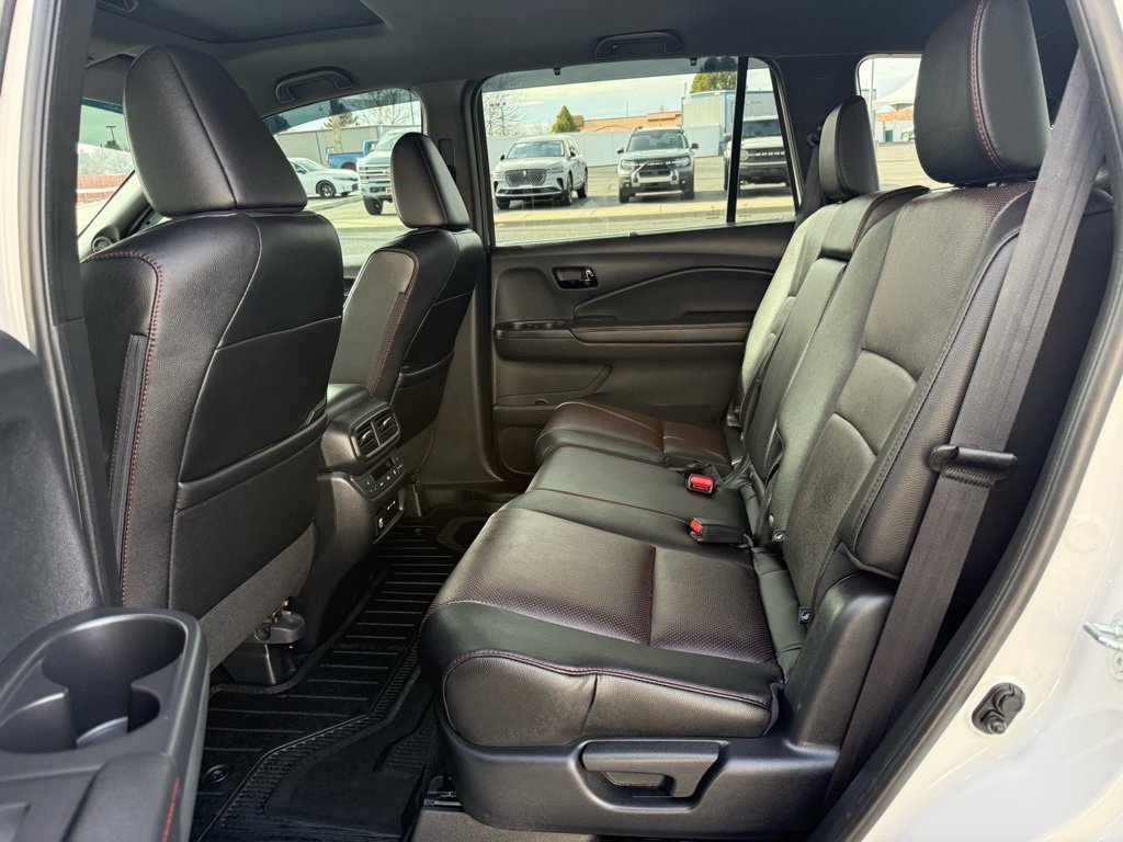 Used 2025 Honda Passport Black Edition image 37