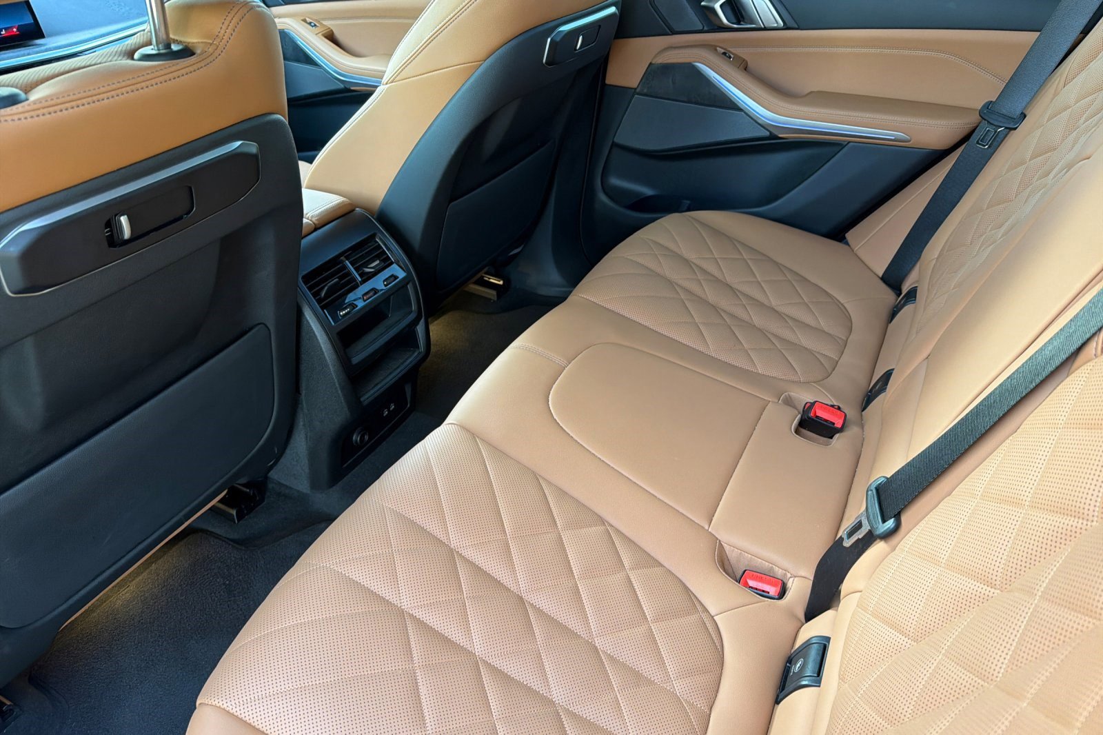 Certified 2024 BMW X5 xDrive40i w/ M Sport Package image 15