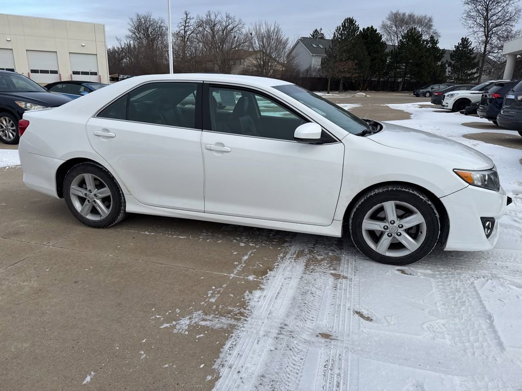 Used 2013 Toyota Camry SE image 3