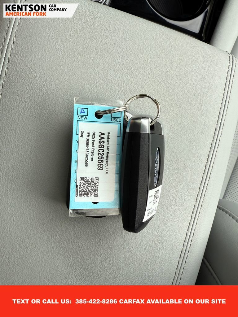 Used 2025 Ford Explorer Platinum w/ LUX Leather Package image 41